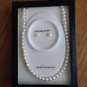 NIB Freshwater Pearl earring & 18" Necklace Set, Sterling Clasp